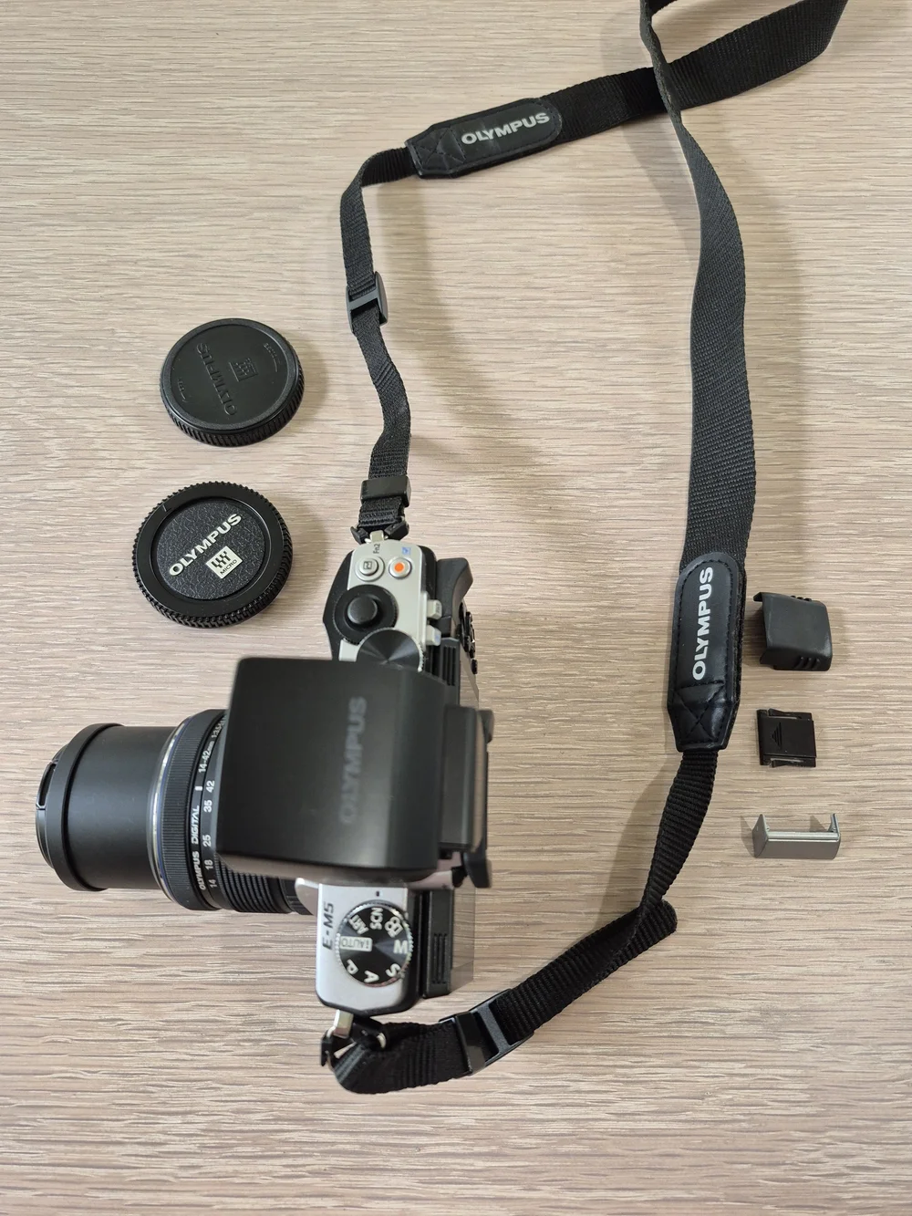 Olympus Om-D E-M5 Mirrorless Camera Kit in Black
